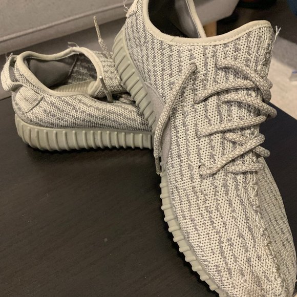 Adidas sneaker - Picture 1 of 3